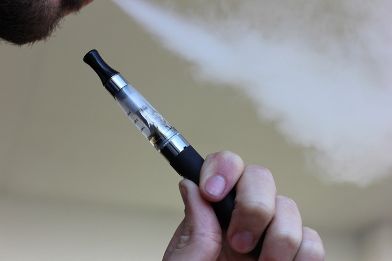 What are the washable parts of the electronic cigarette and why take care of them